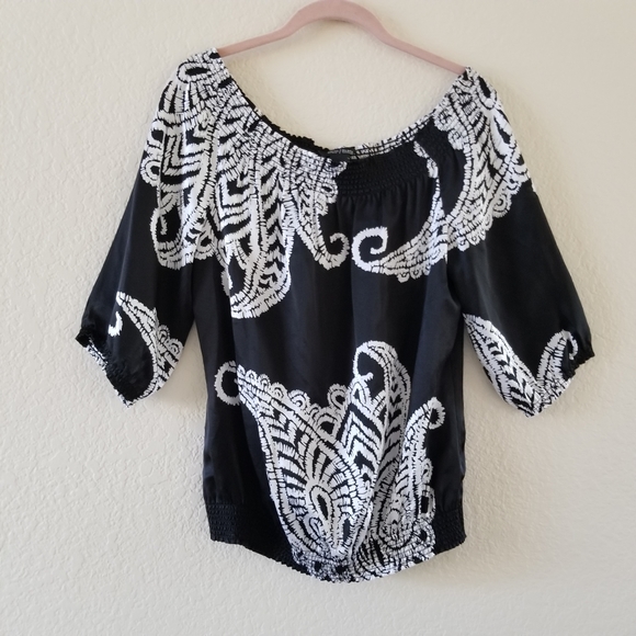 White House Black Market 100% Silk Printed Short Sleeve Blouse Size Small - Picture 1 of 7